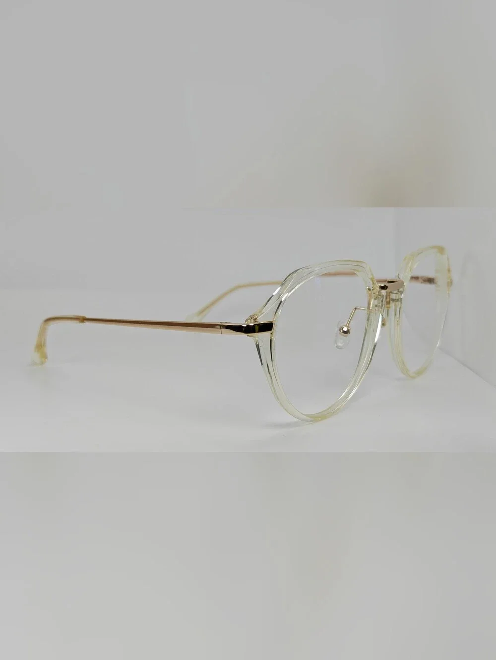 Tamara. Clear Round Frame Glasses with Gold Accents - Women Accessories